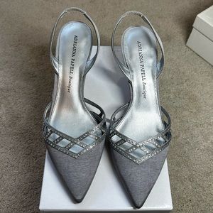 Elegant silver low heel pointed-toe pump